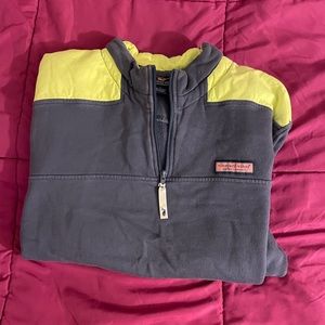 Men’s vineyard vines sweatshirt